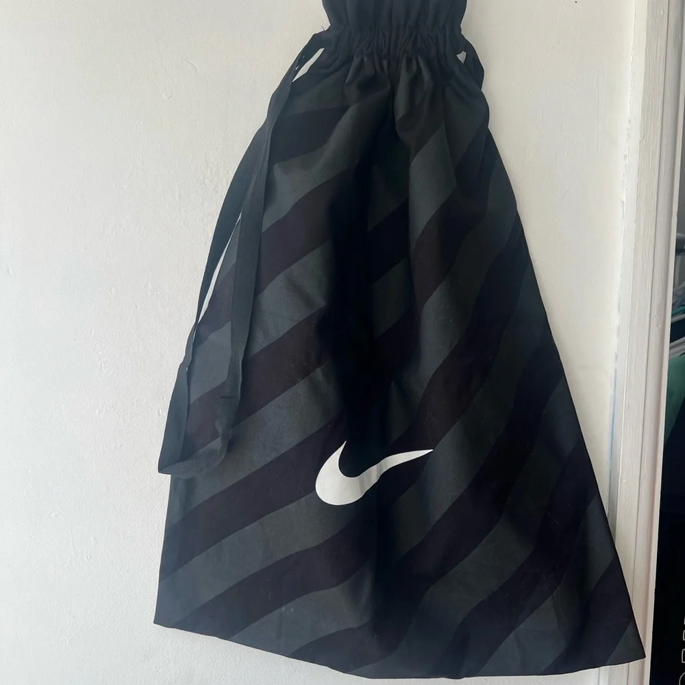 Nike Oversized Drawstring Gym Bag Training Sports Swoosh Logo 28